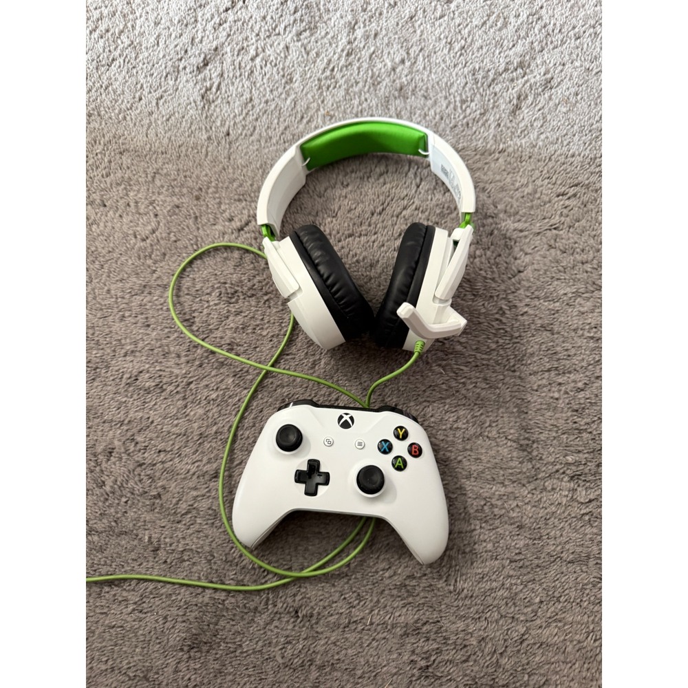 Turtle Beach Recon 70X White Gaming Headset & Xbox One Controller Bundle